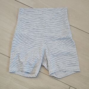 Lululemon Athletica Women's Light Gray Bike Shorts